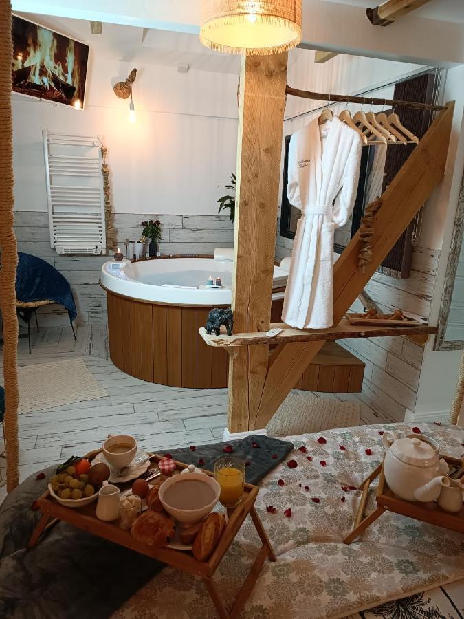 Le Marechal Duplex - Appartement Avec Jacuzzi - Caen Hyper Centre מראה חיצוני תמונה