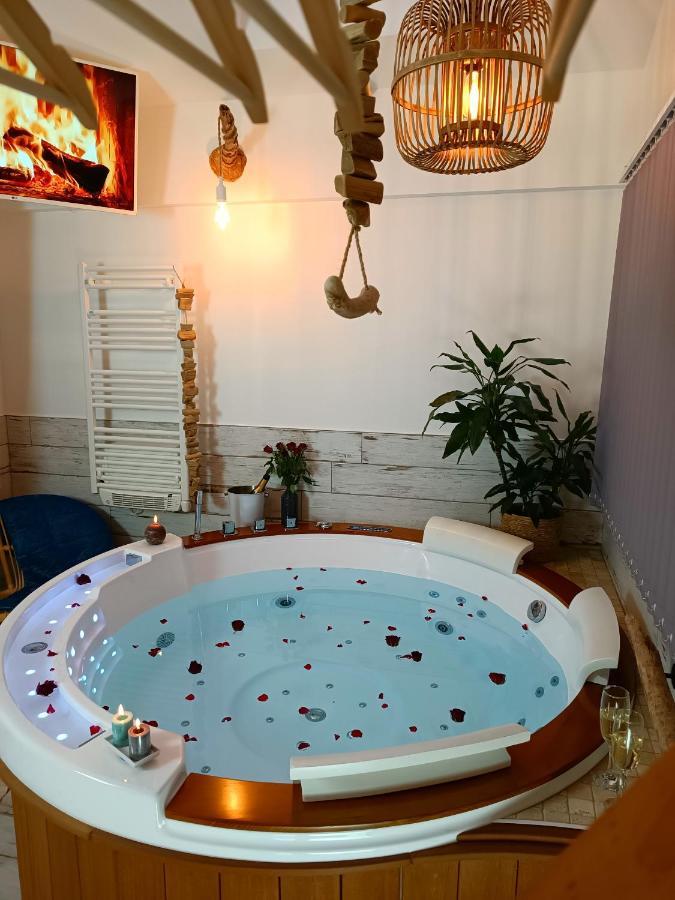 Le Marechal Duplex - Appartement Avec Jacuzzi - Caen Hyper Centre מראה חיצוני תמונה